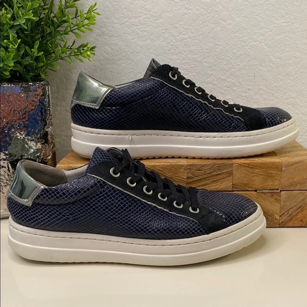 Geox python embossed